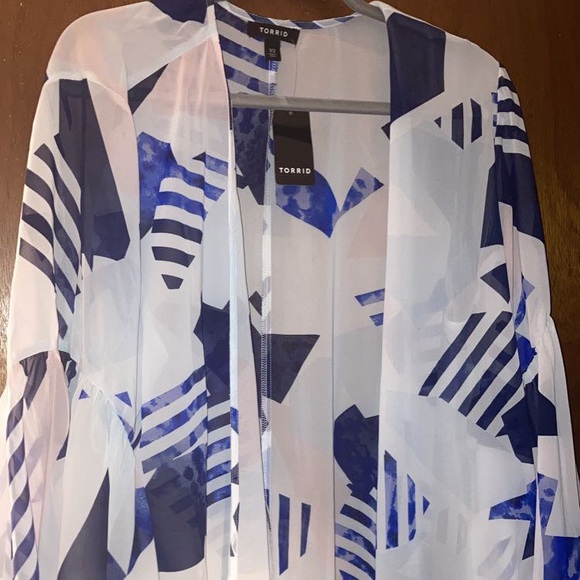 Torrid size 1/2 duster / shawl - Picture 3 of 3